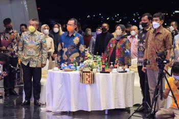 Bangkitkan Pariwisata dan Ekonomi Kreatif, Gubernur Arinal Buka Pesona Kemilau Krakatau